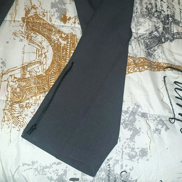 ZARA dress pants.. Heather gray. Size XL..NWOT..SKINNY ANKLE with a stylish zip - Picture 10 of 11